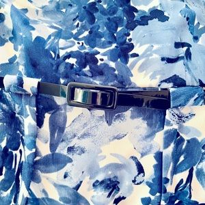 Connected Apparel Women’s Dress in Blue/White Floral Size 8